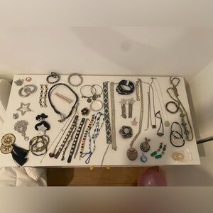 Lot of 25+ pieces Fashion Women's Jewelry Set